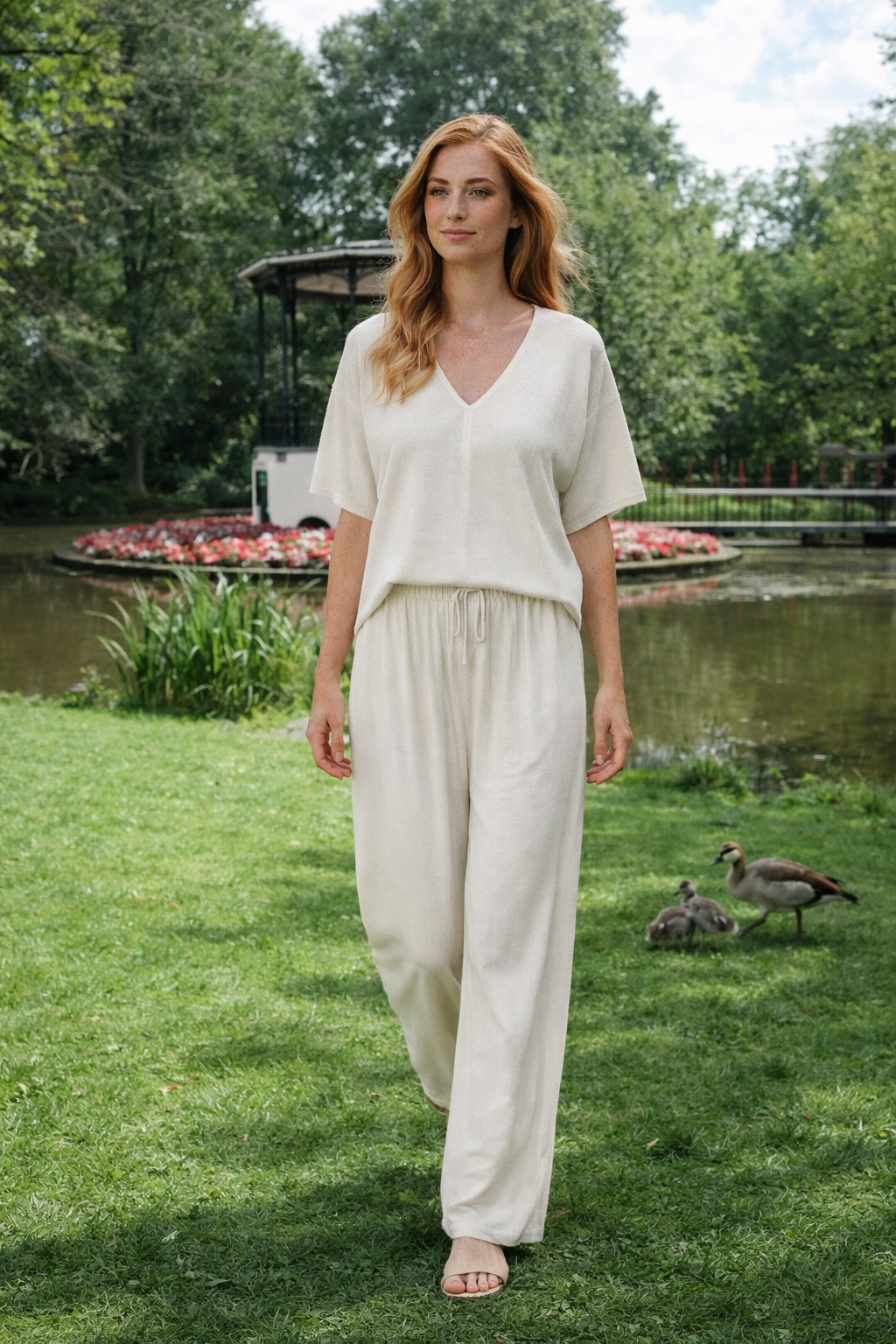 Dahlia – Natuurkleurige Dames Tweedelige Set Met Wijde Pijpen