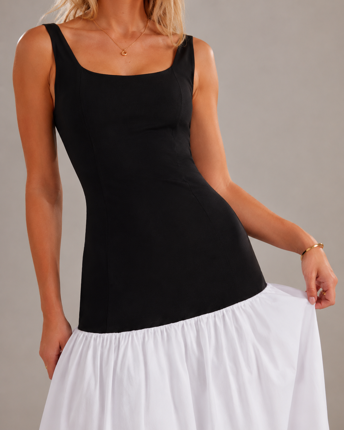 Marelle - Maxi-jurk met Rimpelrok en Brede Bandjes
