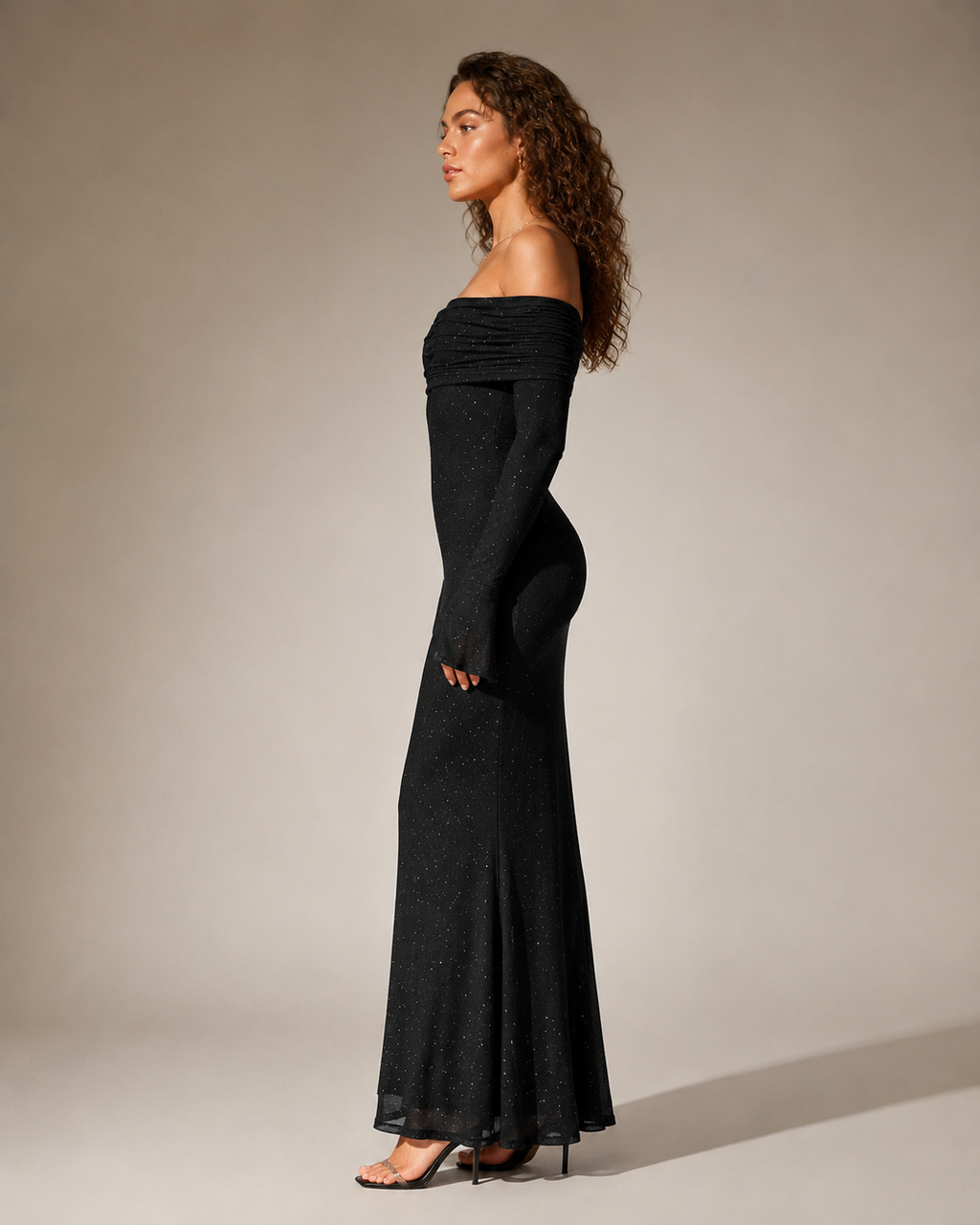 Marilou - Schouderloze Maxi-jurk met Glitter en Transparante Mouwen