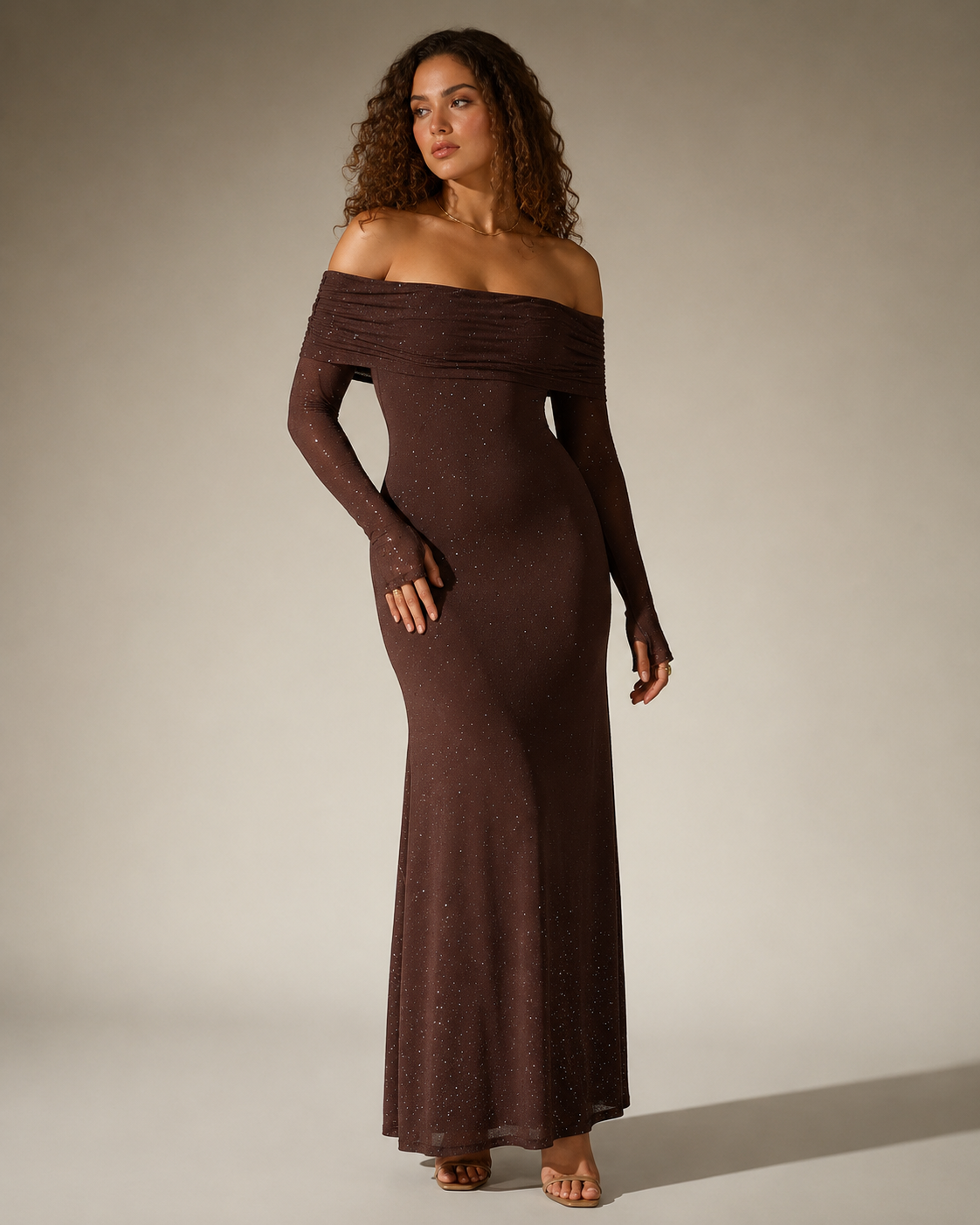 Marilou - Schouderloze Maxi-jurk met Glitter en Transparante Mouwen