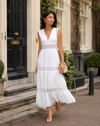 Minke - Witte Midi-jurk Met Kantdetails En V-hals