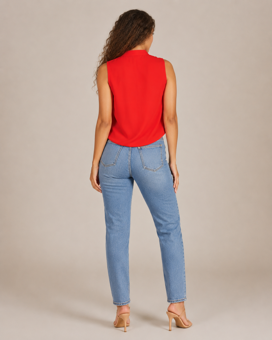 Nienke - Mouwloze Blouse met V-hals en Overslagdetail