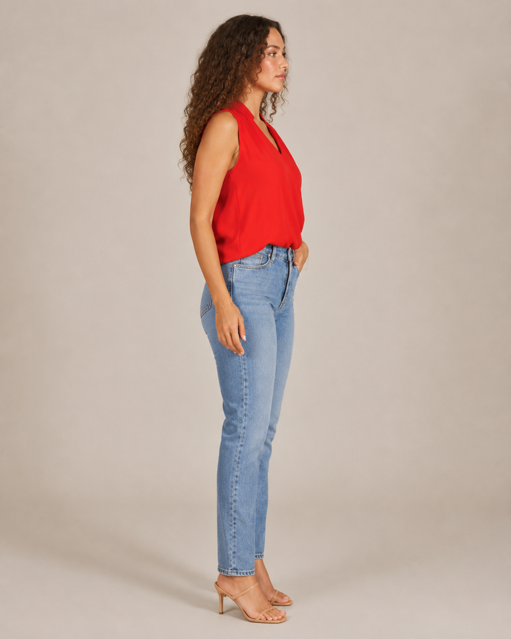 Nienke - Mouwloze Blouse met V-hals en Overslagdetail