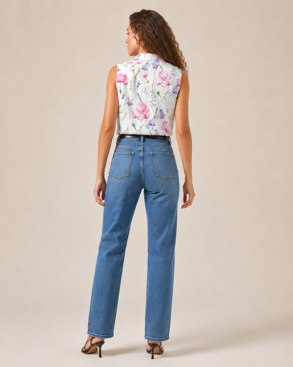 Nienke - Mouwloze Blouse met V-hals en Overslagdetail