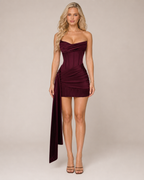 Nala - Bordeauxrode Mini-jurk met Corsetlijn en Asymmetrische Drapering