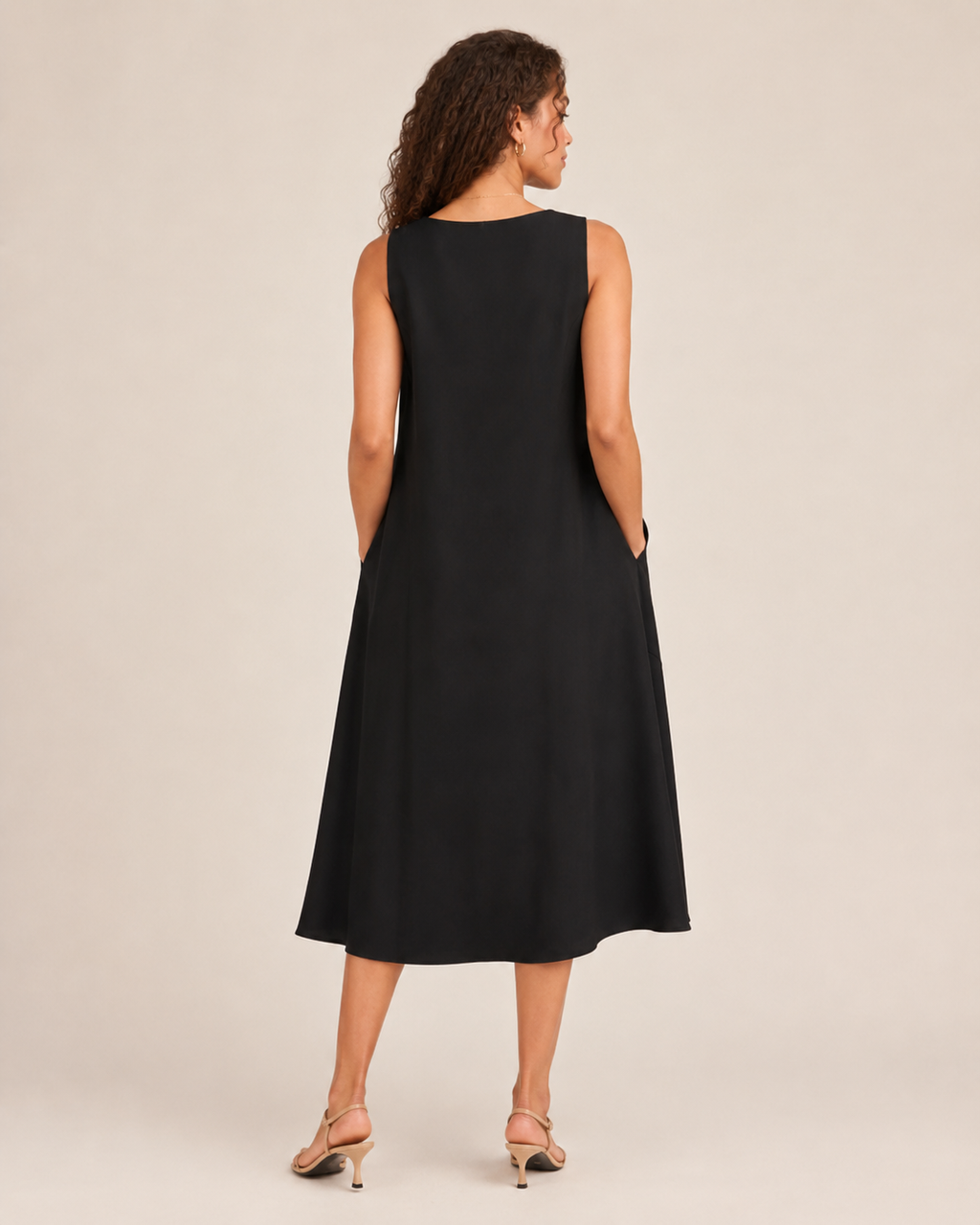 Nella - Monochrome Midi-jurk met Ronde Hals