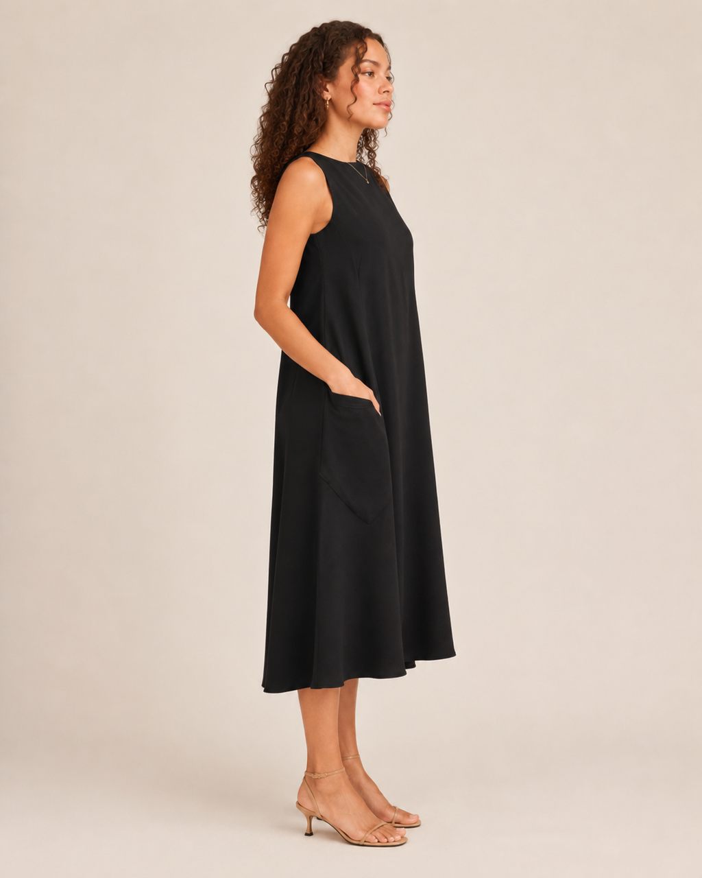 Nella - Monochrome Midi-jurk met Ronde Hals