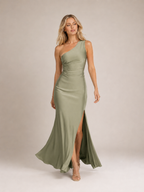 Novi - Groene Asymmetrische Maxi-jurk met Aansluitend Silhouet