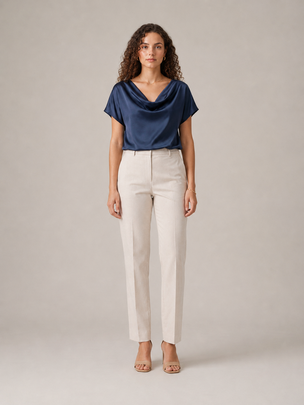 Nadja - Blouse met Gedrapeerde Halslijn en Korte Mouwen
