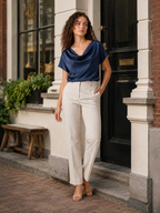 Nadja - Blouse met Gedrapeerde Halslijn en Korte Mouwen