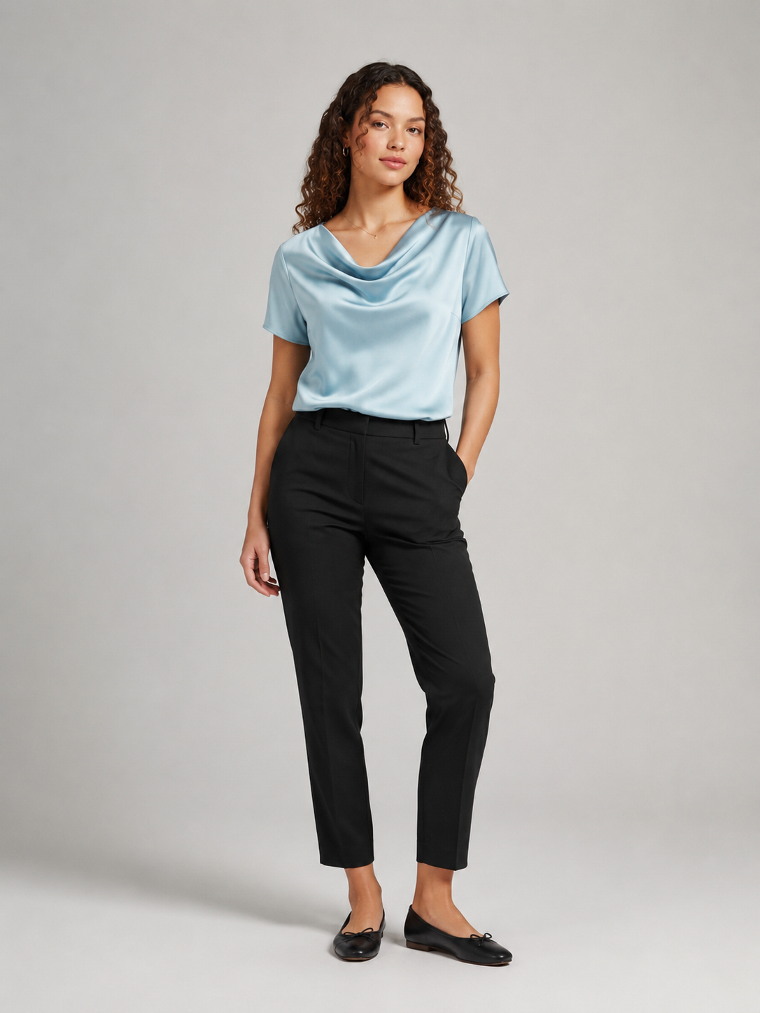 Nadja - Blouse met Gedrapeerde Halslijn en Korte Mouwen