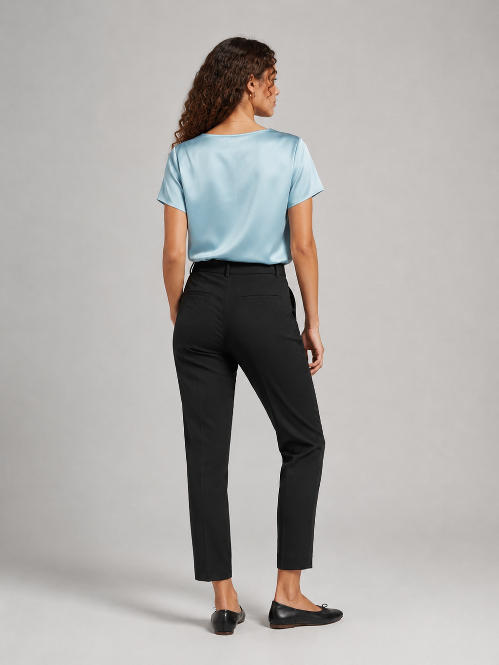 Nadja - Blouse met Gedrapeerde Halslijn en Korte Mouwen