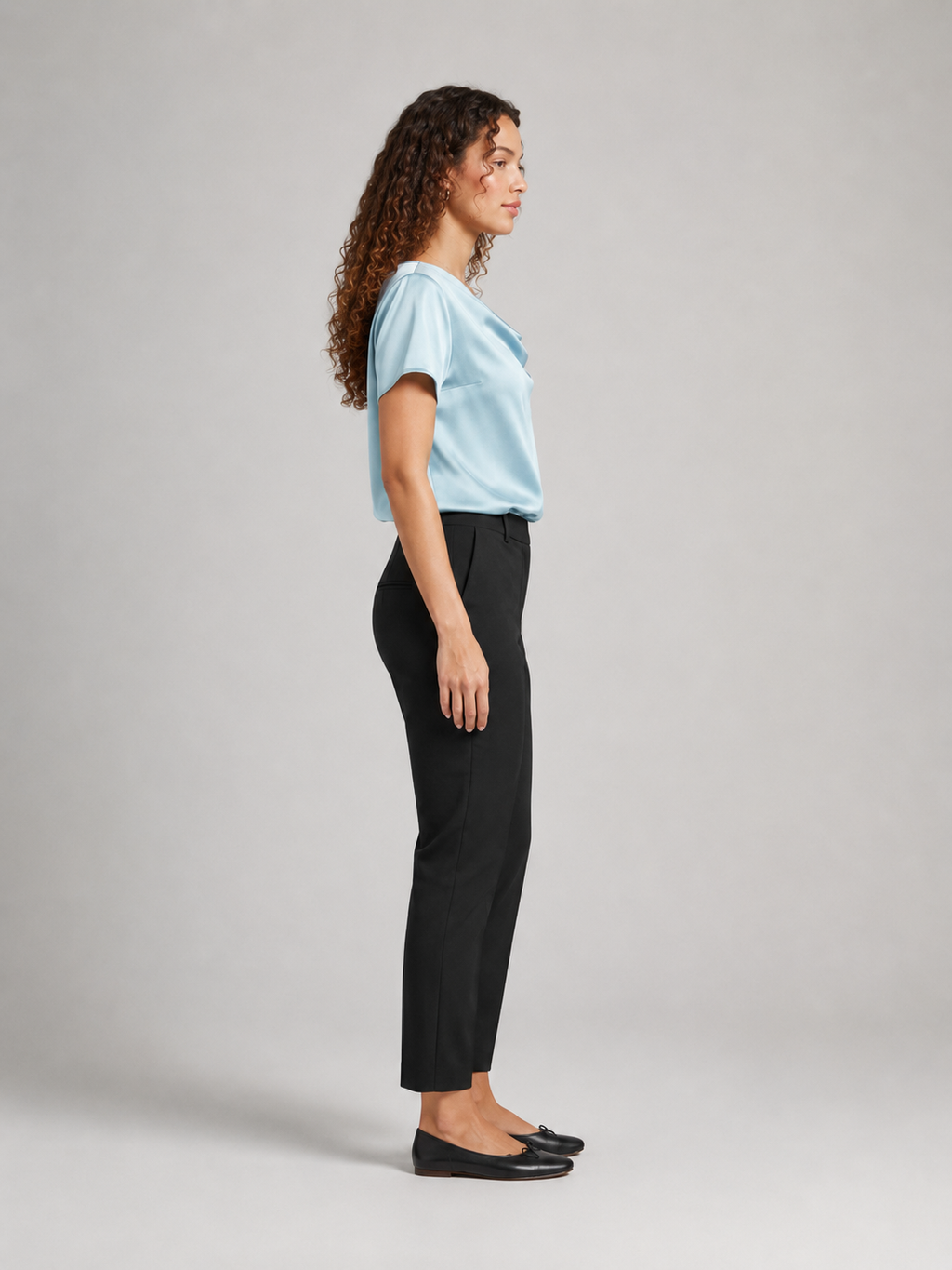 Nadja - Blouse met Gedrapeerde Halslijn en Korte Mouwen
