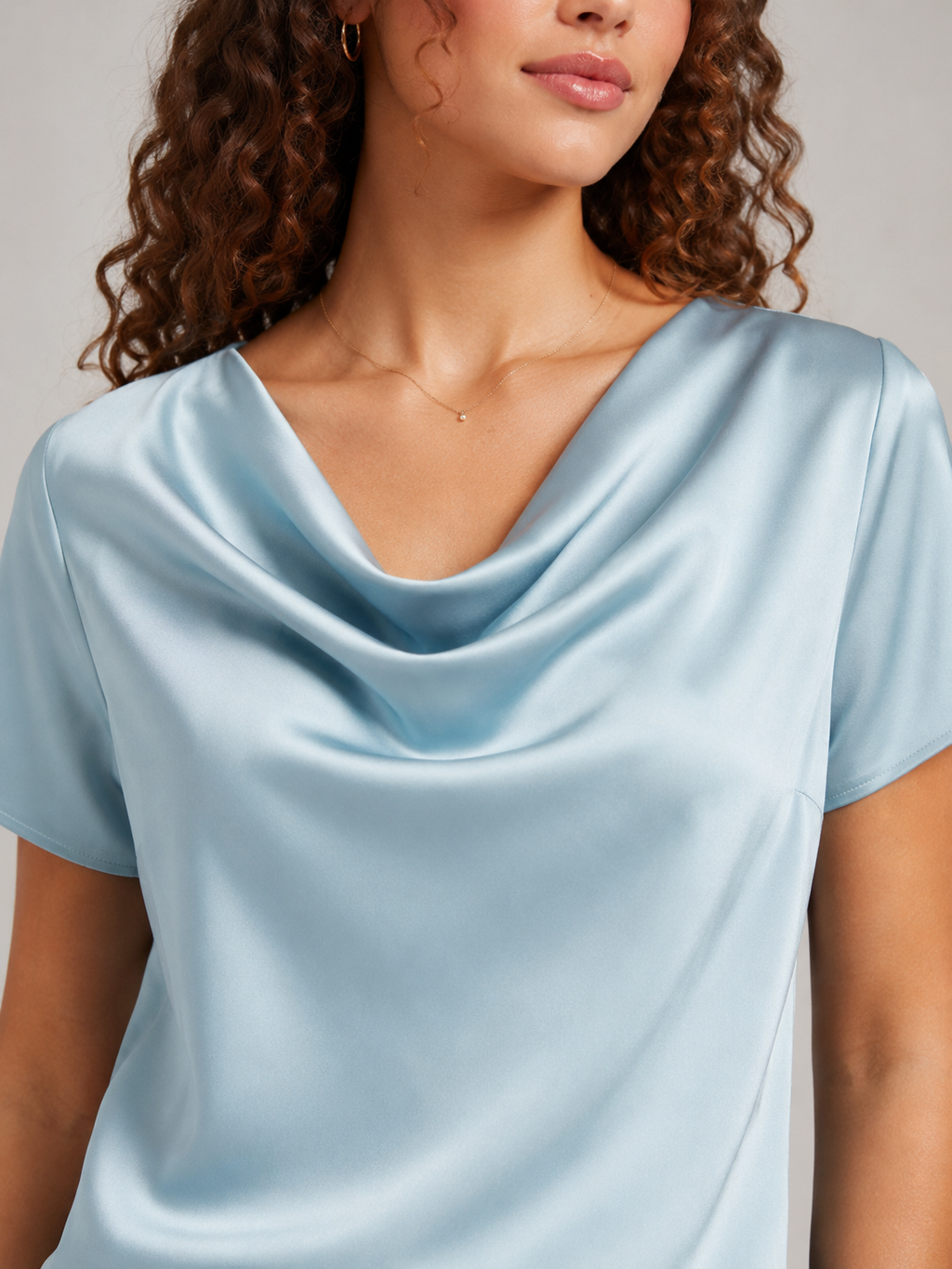 Nadja - Blouse met Gedrapeerde Halslijn en Korte Mouwen