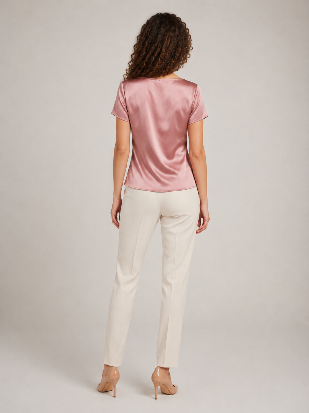 Nadja - Blouse met Gedrapeerde Halslijn en Korte Mouwen