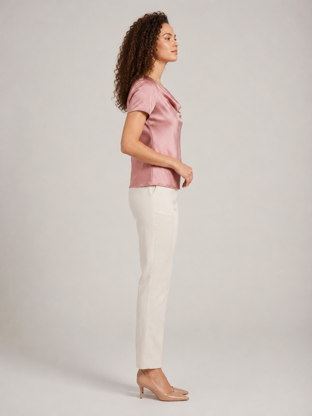 Nadja - Blouse met Gedrapeerde Halslijn en Korte Mouwen