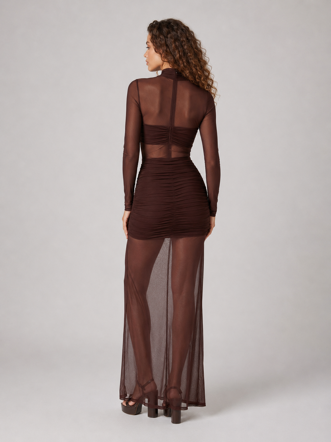Nika - Mesh Maxi-jurk met Lange Mouwen en Aansluitend Silhouet