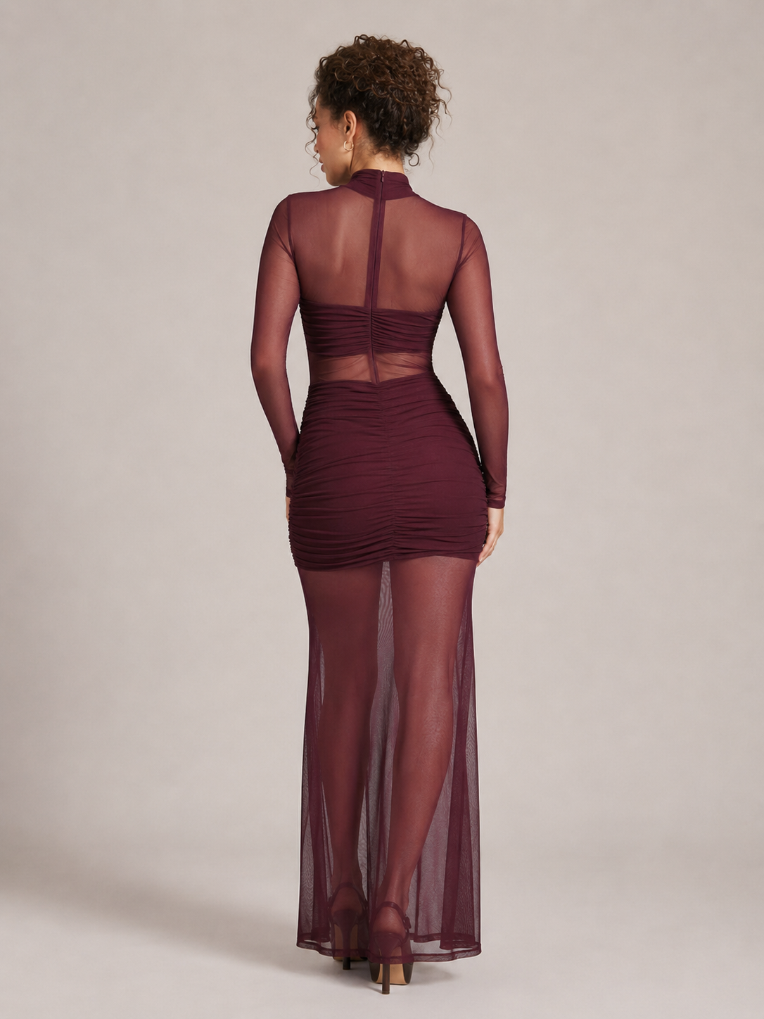 Nika - Mesh Maxi-jurk met Lange Mouwen en Aansluitend Silhouet