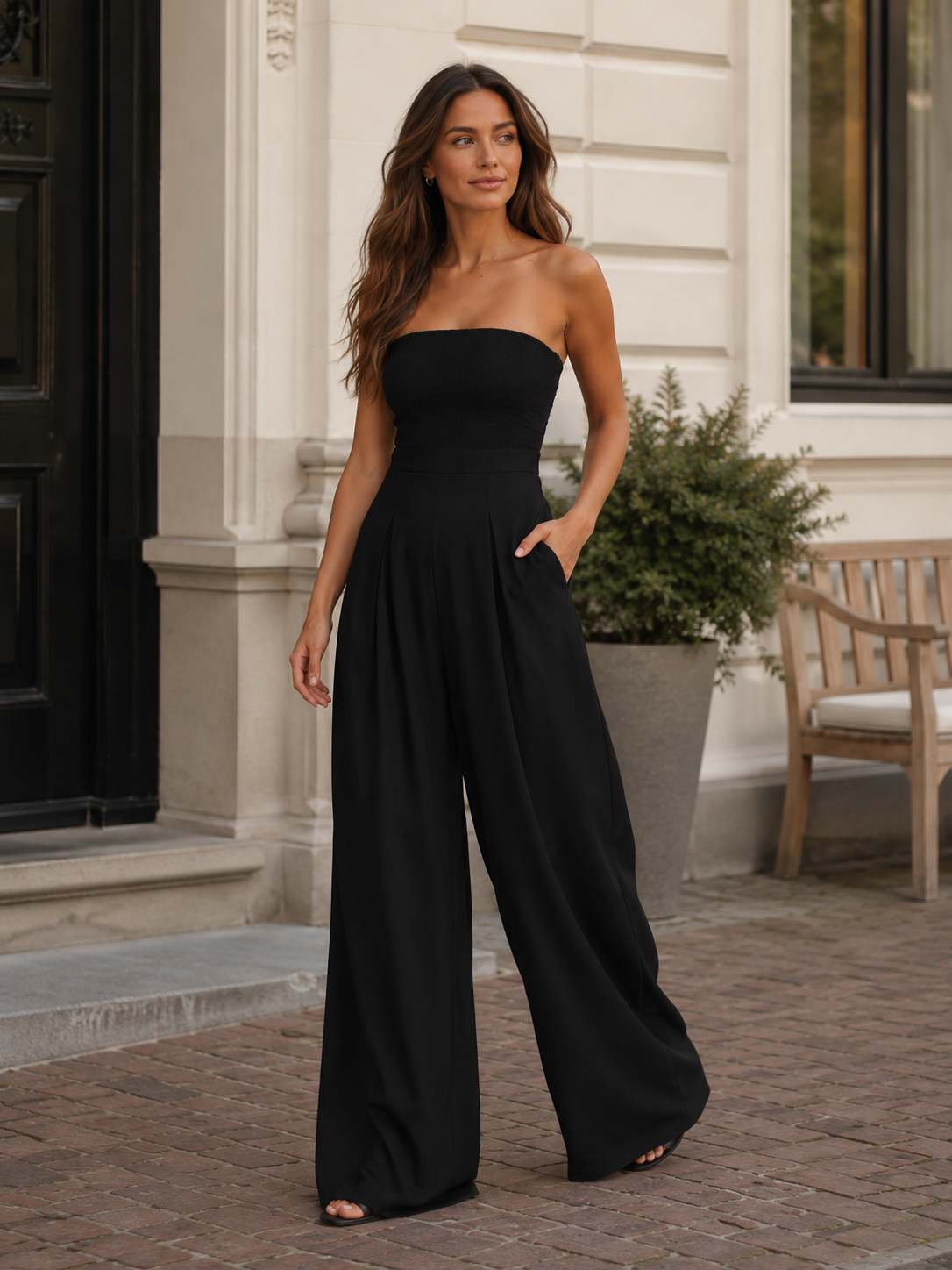 Nien - Strapless Jumpsuit met Vloeiende Pijpen
