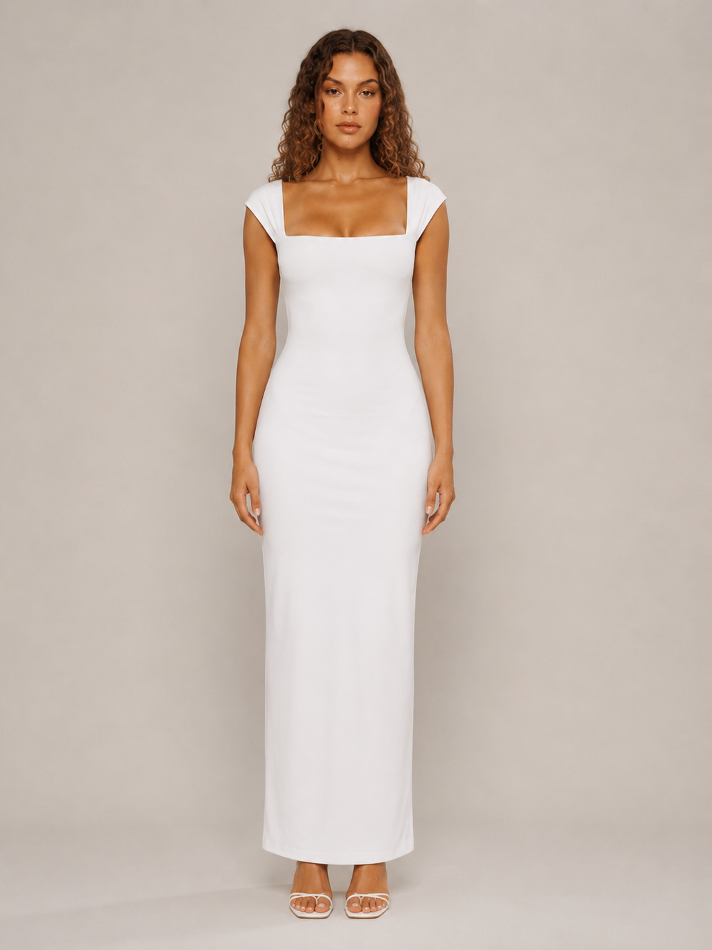 Solviane - Mouwloze Slim Fit Maxi-jurk Met Vierkante Hals
