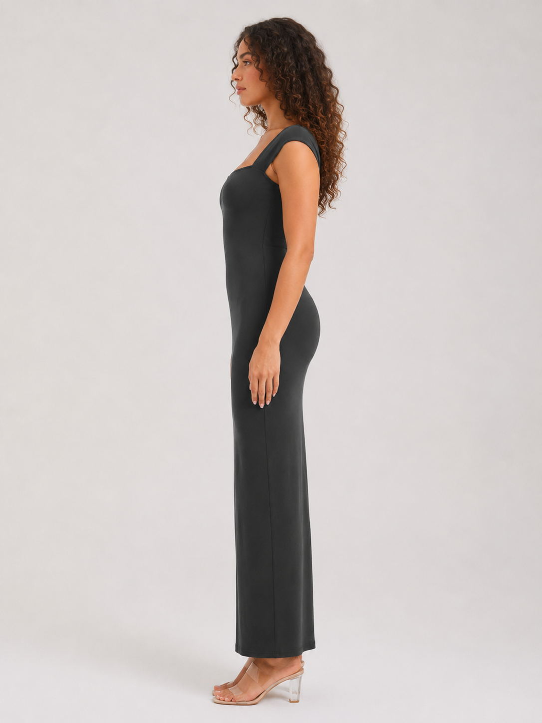 Solviane - Mouwloze Slim Fit Maxi-jurk Met Vierkante Hals