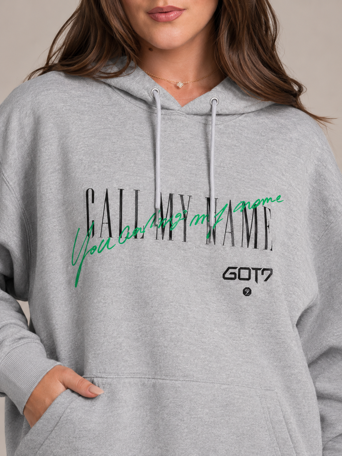 Serilda - Dames Hoodie Met Letterprint En Kangoeroezak