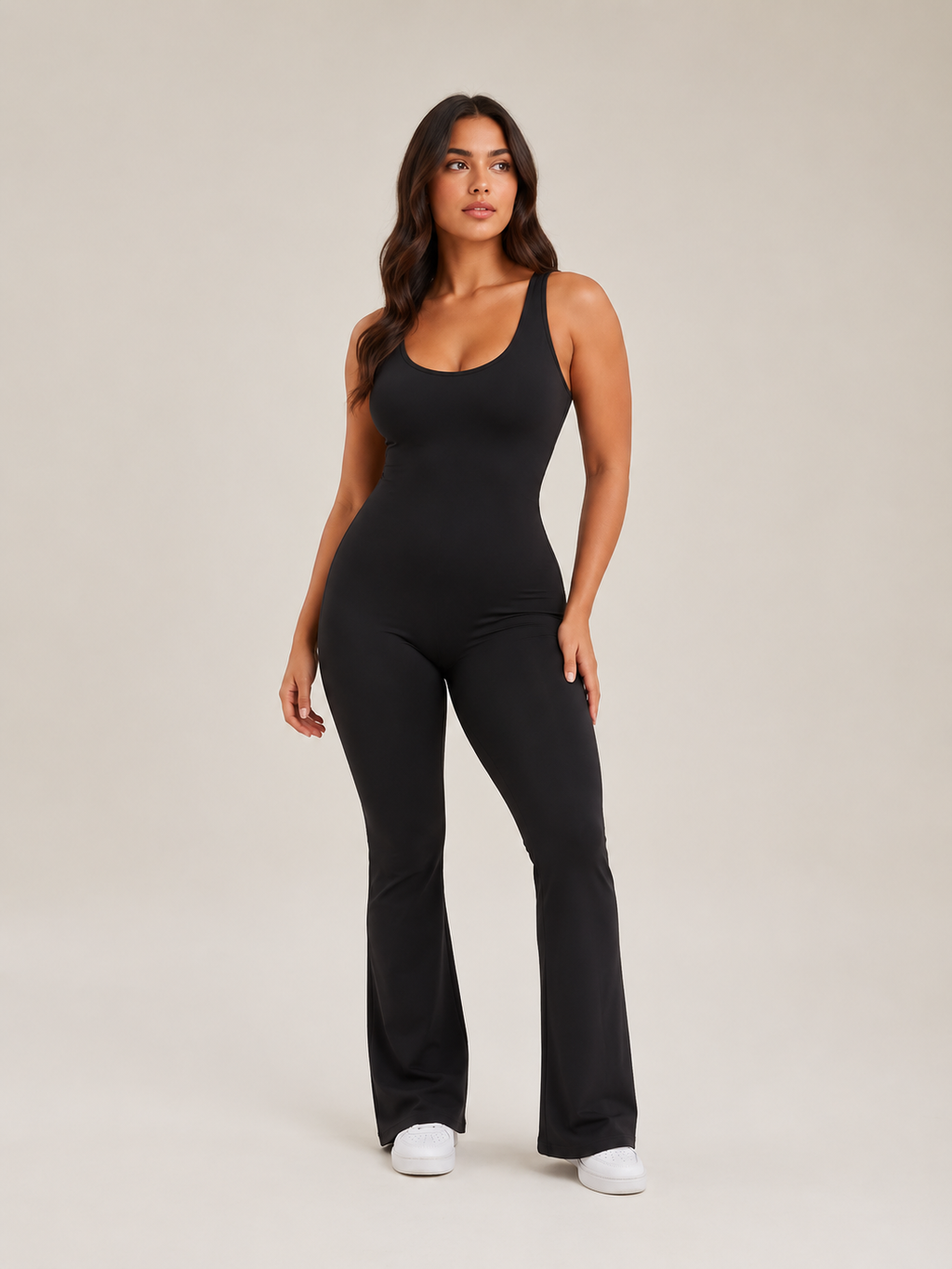 Savelina - Dames Jumpsuit Met Open Rug En Lange Pijp