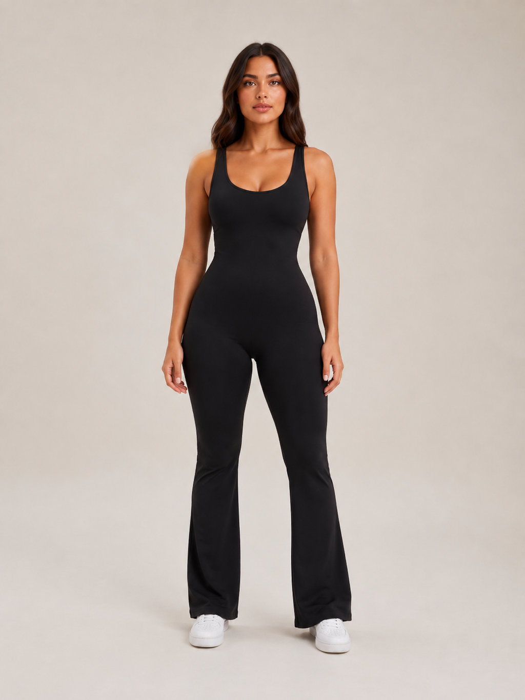 Savelina - Dames Jumpsuit Met Open Rug En Lange Pijp