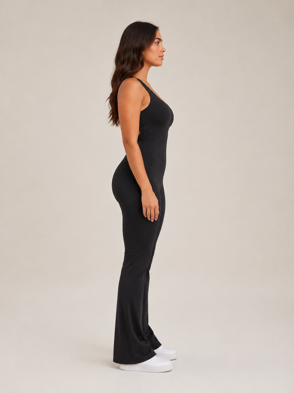 Savelina - Dames Jumpsuit Met Open Rug En Lange Pijp