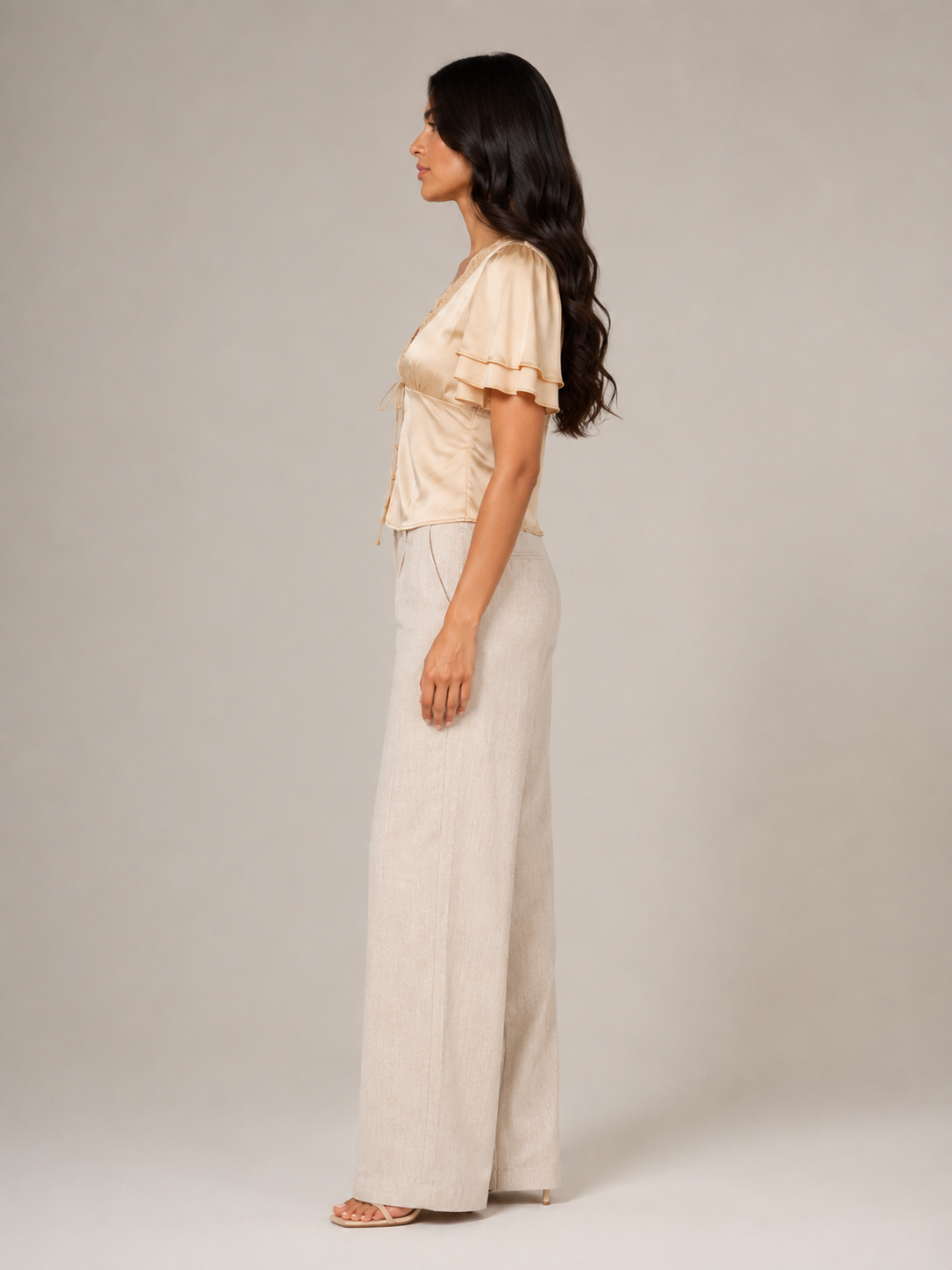 Pien - Dames slim fit top met kant en korte mouwen