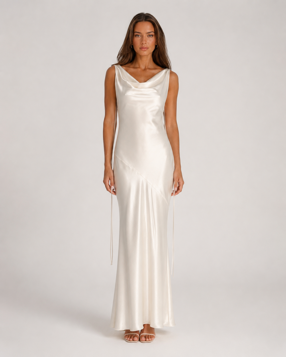 Isadora - Champagnekleurige Maxi-jurk Met Open Rug En Strikdetail
