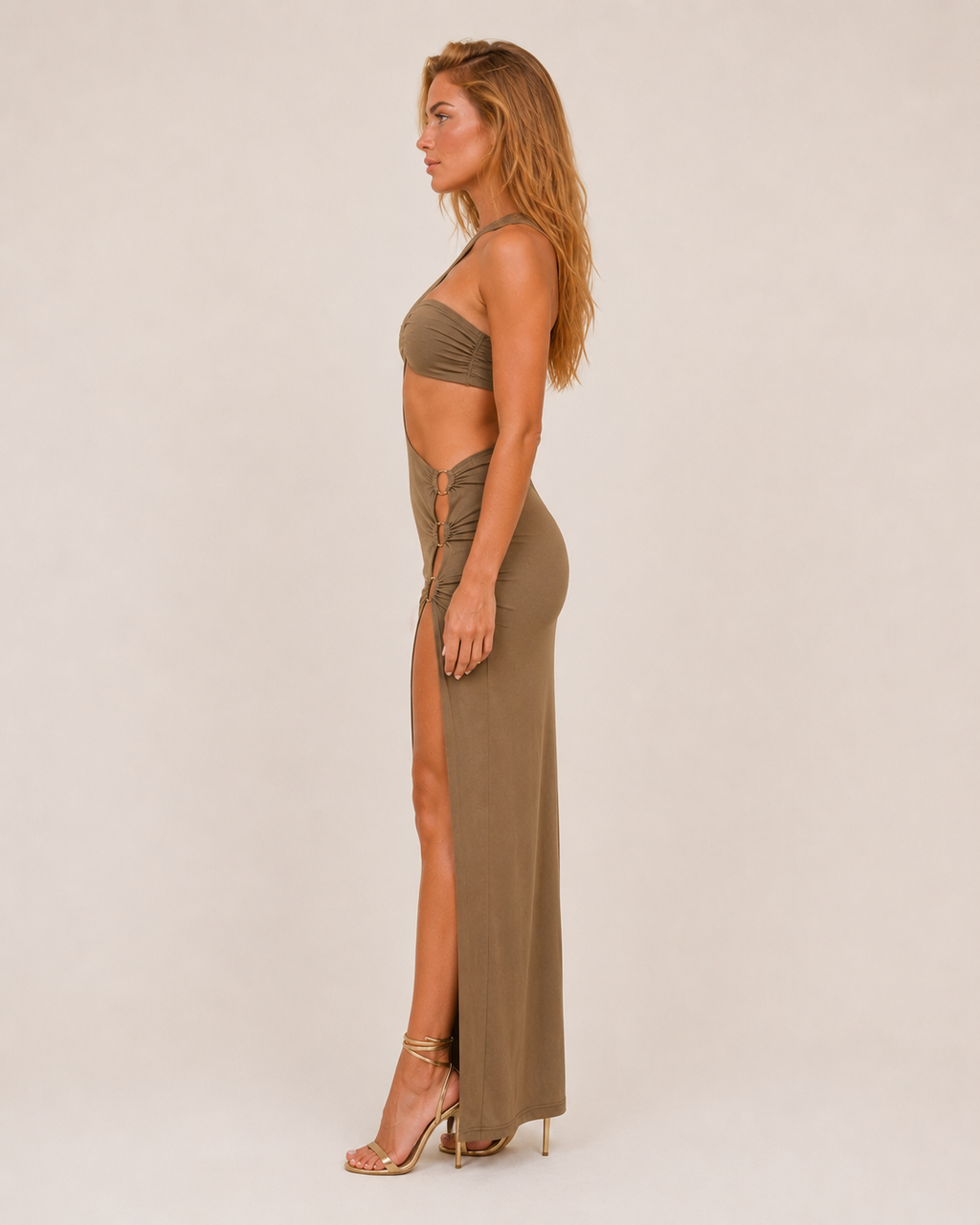 Ismée - Bruine Maxi-jurk Met Split En Opengewerkte Details