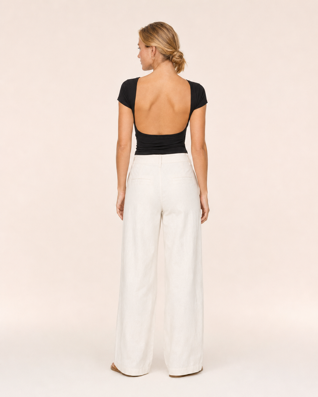 Jelissa - Zwarte Rugloze Top Met Open Rug