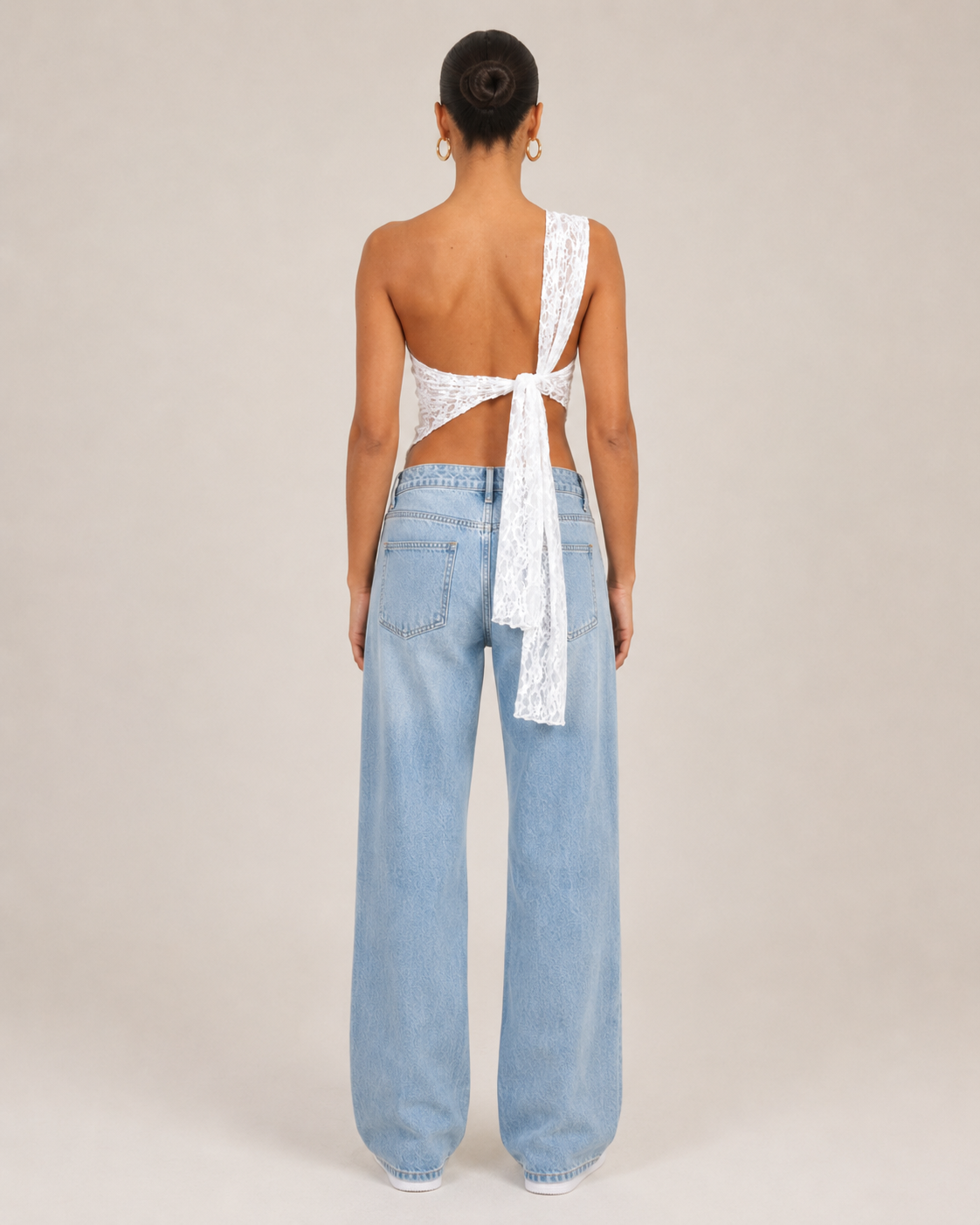 Janira - Kanten One-Shoulder Top Met Asymmetrische Halslijn