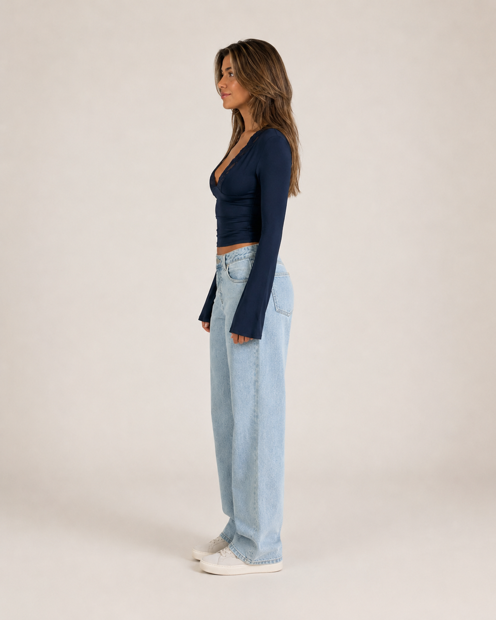 Jorinde - Longsleeve T-Shirt Met V-Hals En Kantafwerking