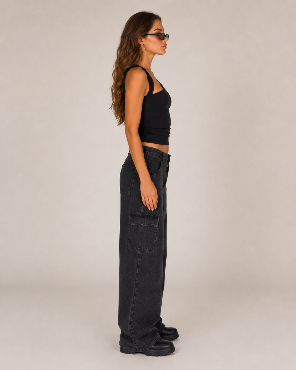 Jolina - Zwarte One-Shoulder Top Met Cut-Out Detail
