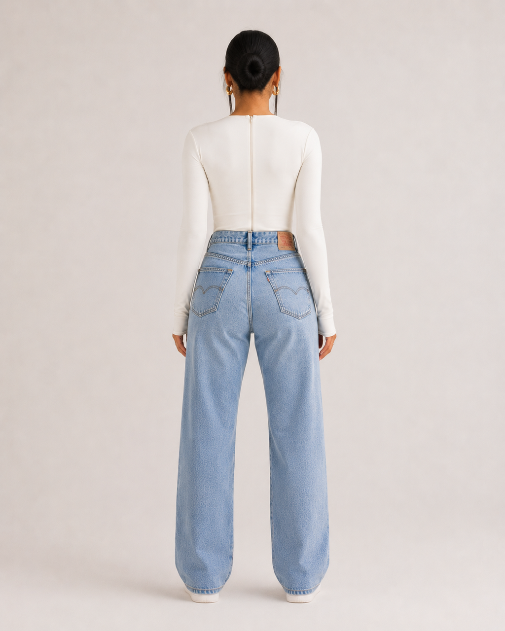 Jamila - Witte Crop Top Met Cut-Out Details