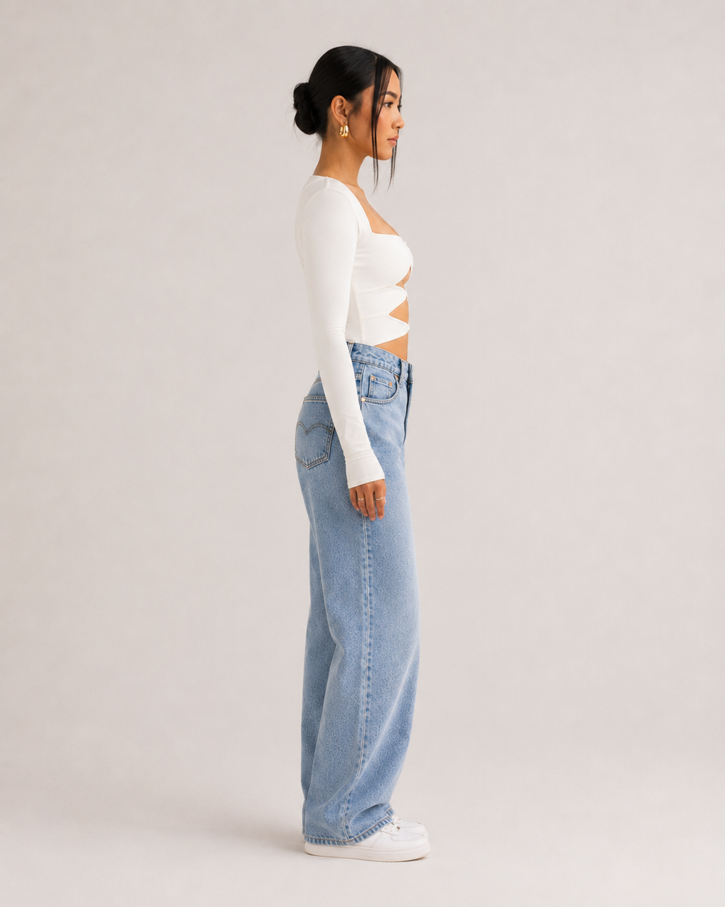 Jamila - Witte Crop Top Met Cut-Out Details
