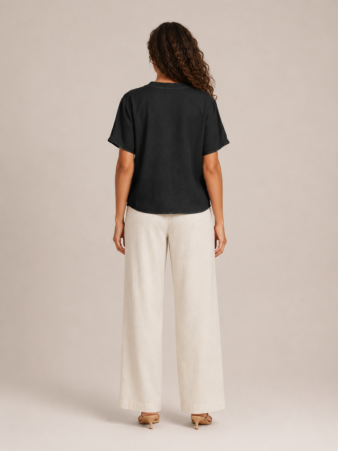 Solévia - Dames Blouse Met Kanten V-hals En Knoopsluiting
