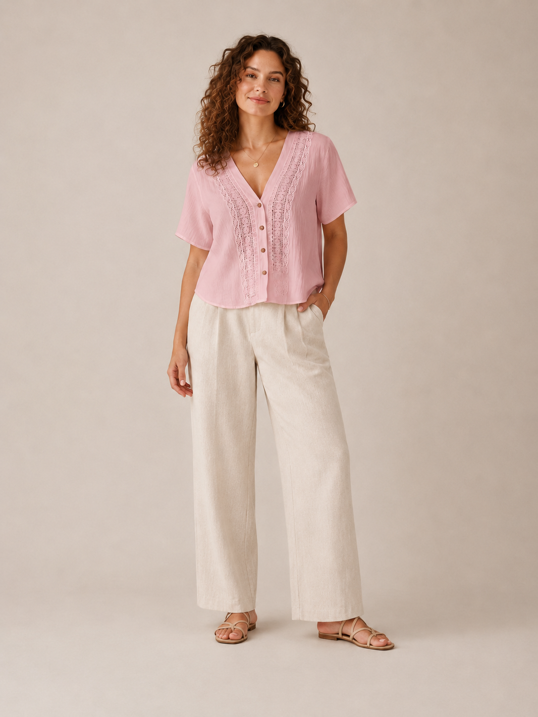 Solévia - Dames Blouse Met Kanten V-hals En Knoopsluiting