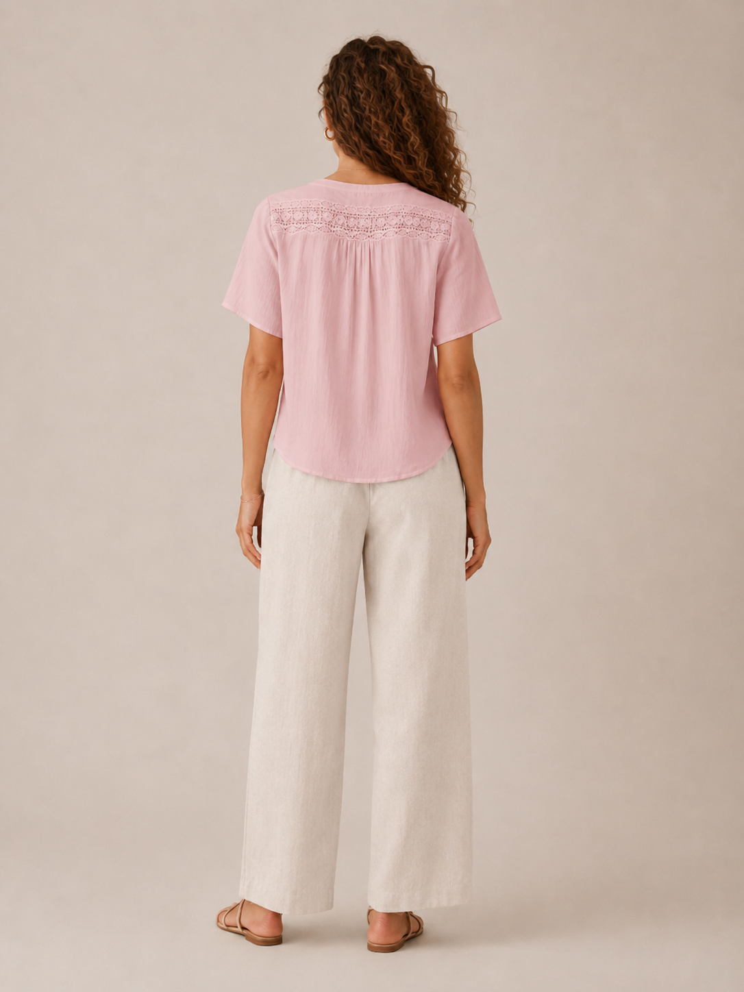 Solévia - Dames Blouse Met Kanten V-hals En Knoopsluiting