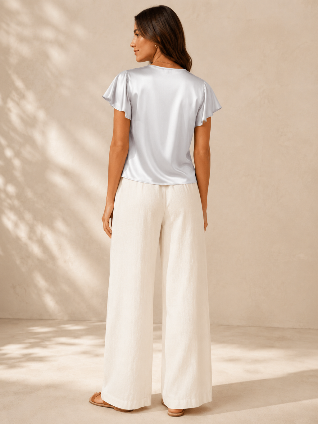 Saloméa - Dames Satijnlook Blouse Met V-hals En Uitlopende Mouwen