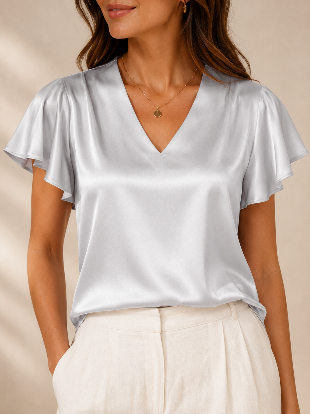 Saloméa - Dames Satijnlook Blouse Met V-hals En Uitlopende Mouwen