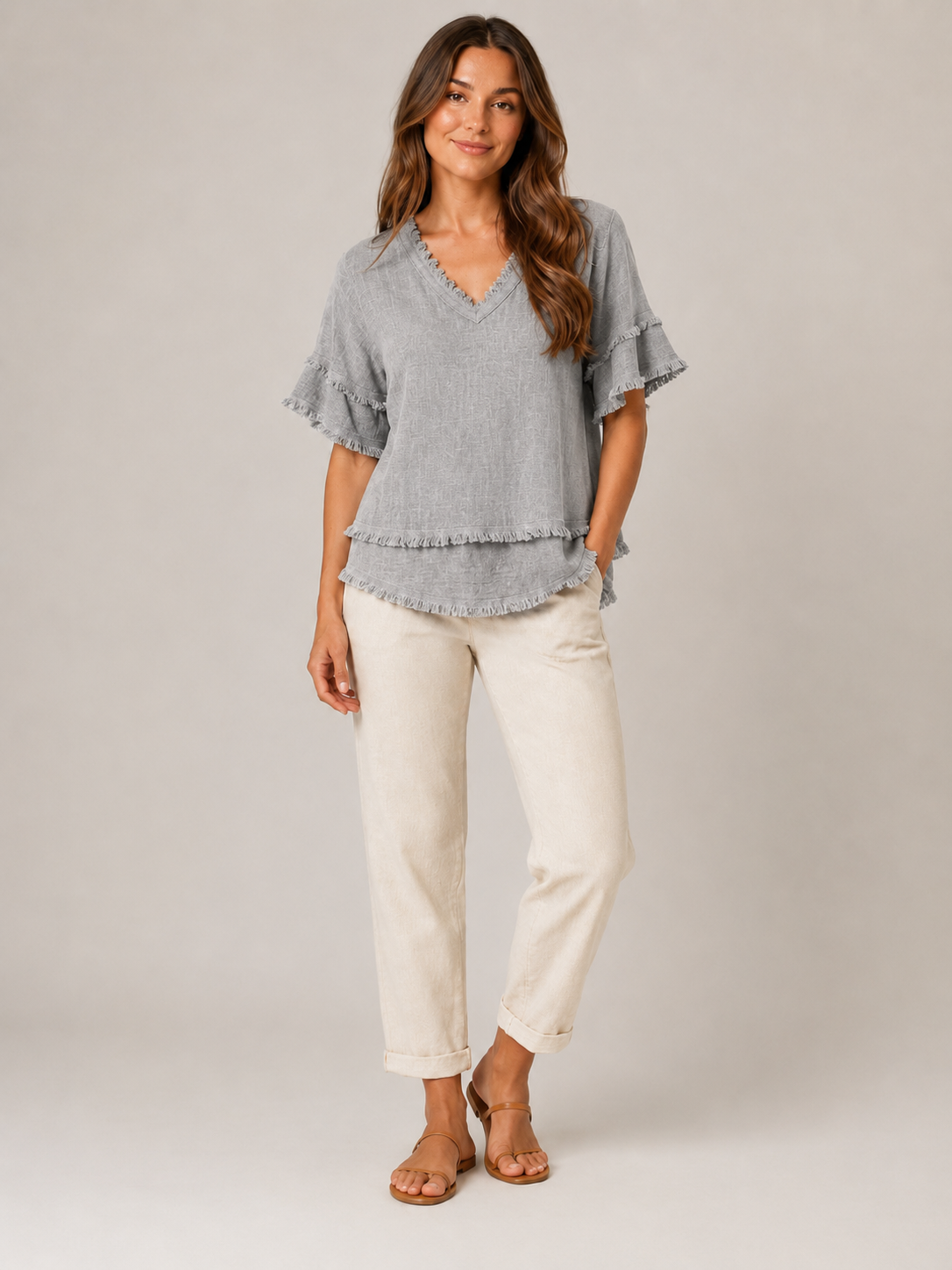 Sybeline - Losvallende damesblouse met V-hals en franjeranden