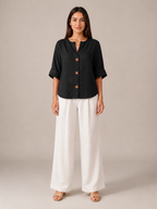 Sévrelle - Dames Blouse Met Split-hals En Grote Knopen