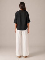 Sévrelle - Dames Blouse Met Split-hals En Grote Knopen