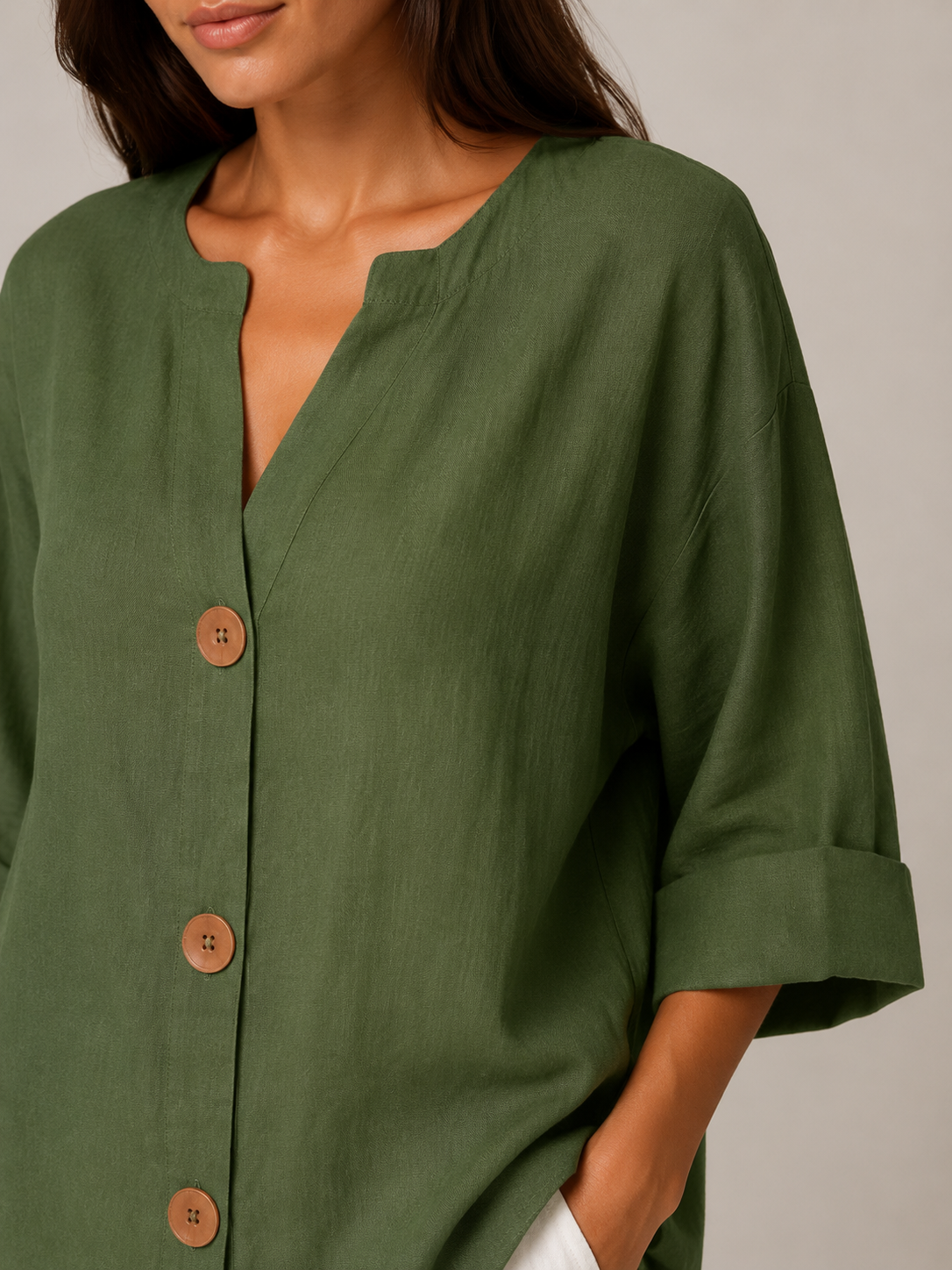 Sévrelle - Dames Blouse Met Split-hals En Grote Knopen