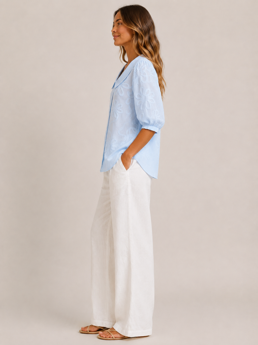 Sorellia - Dames Blouse Met Geborduurde Bloemen En Ronde Kraag