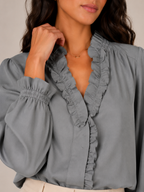 Sovéliane - Dames Blouse Met Ruches Langs De V-hals En Lange Mouwen