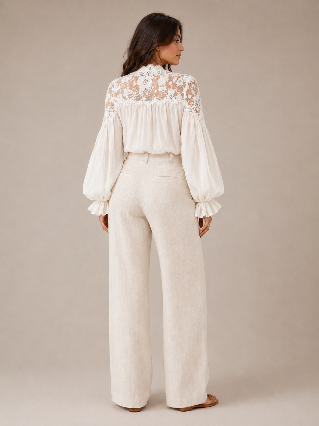 Sélénora - Dames Kanten Blouse Met V-hals En Pofmouwen